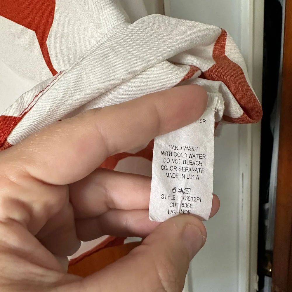 Bold Burnt Orange and White Patterned Blouse w/ Ruffled Sleeves - Picture 3 of 8